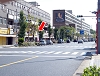 国道2号線東向き元町バス停前です